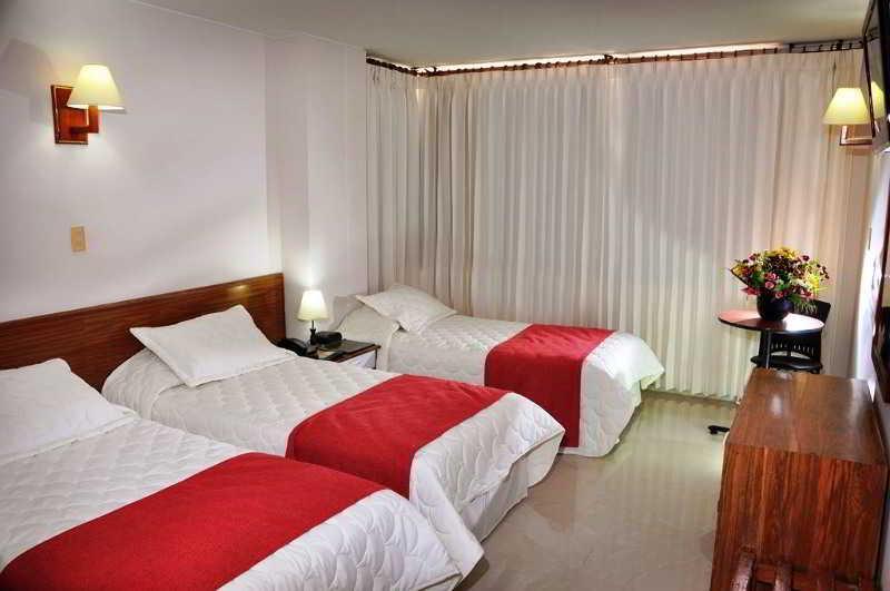 Hotel La Riviera Санта Марта Екстериор снимка