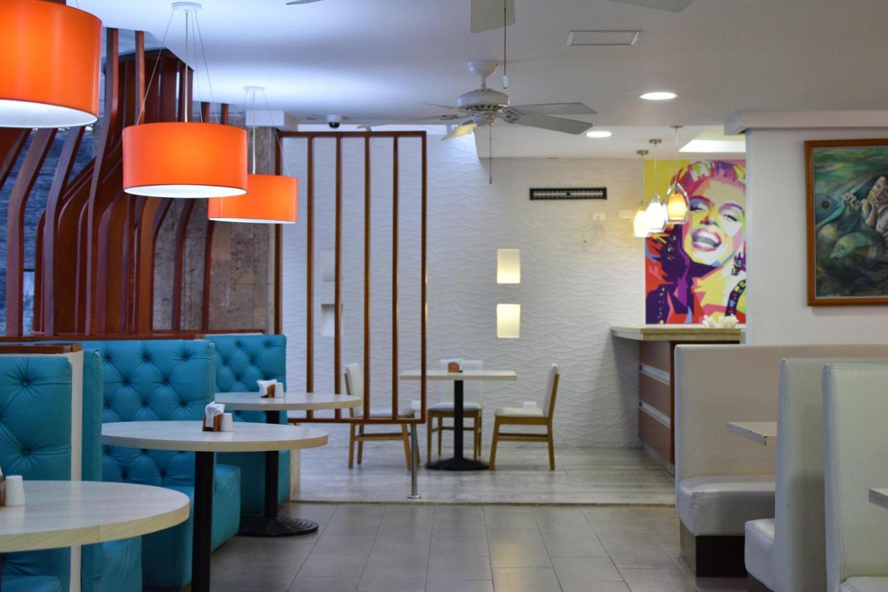 Hotel La Riviera Санта Марта Екстериор снимка