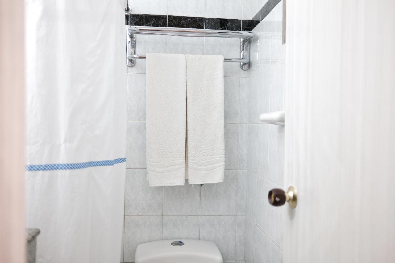 Hotel La Riviera Санта Марта Екстериор снимка