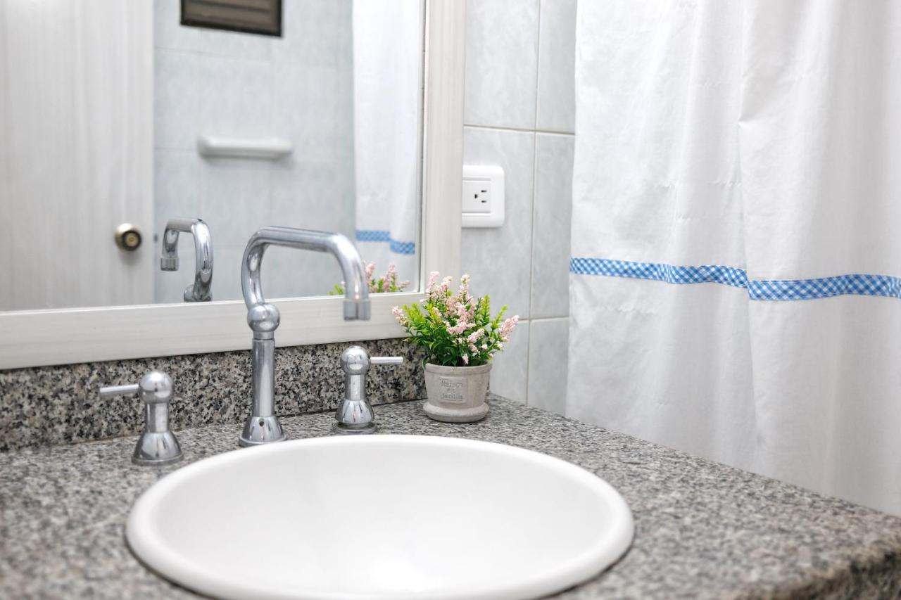 Hotel La Riviera Санта Марта Екстериор снимка