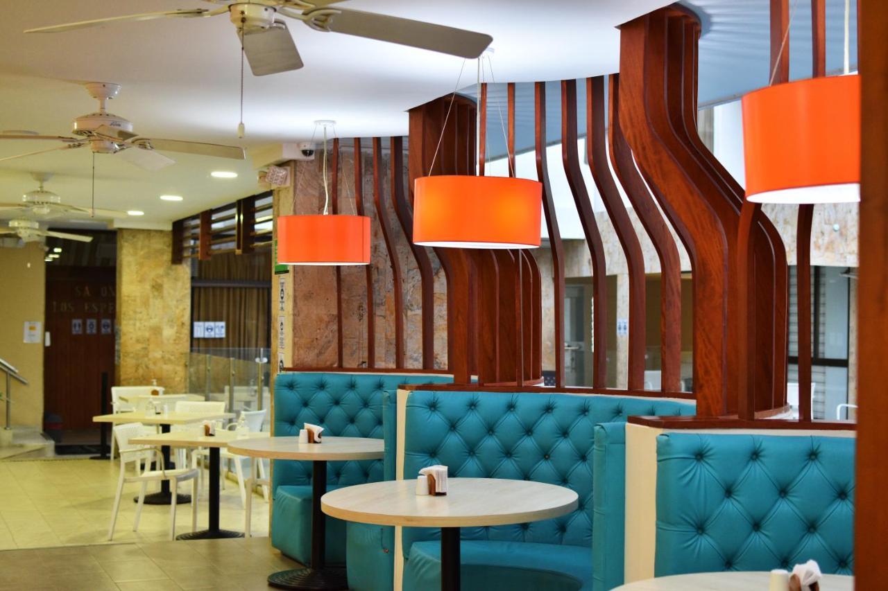 Hotel La Riviera Санта Марта Екстериор снимка