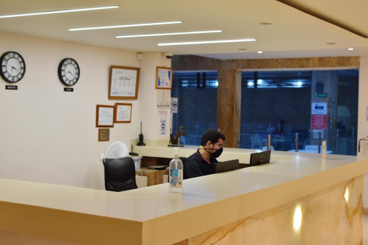 Hotel La Riviera Санта Марта Екстериор снимка