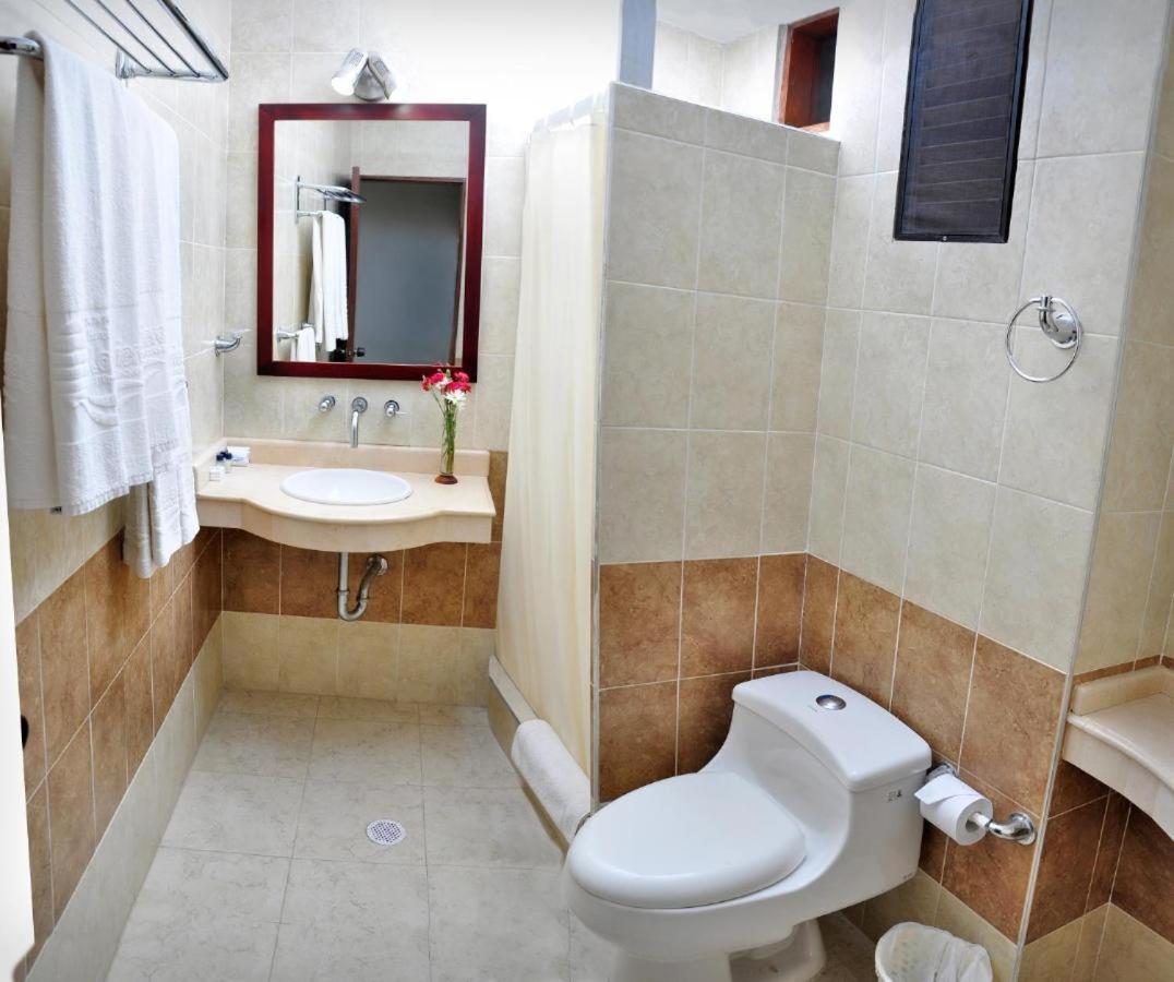 Hotel La Riviera Санта Марта Екстериор снимка