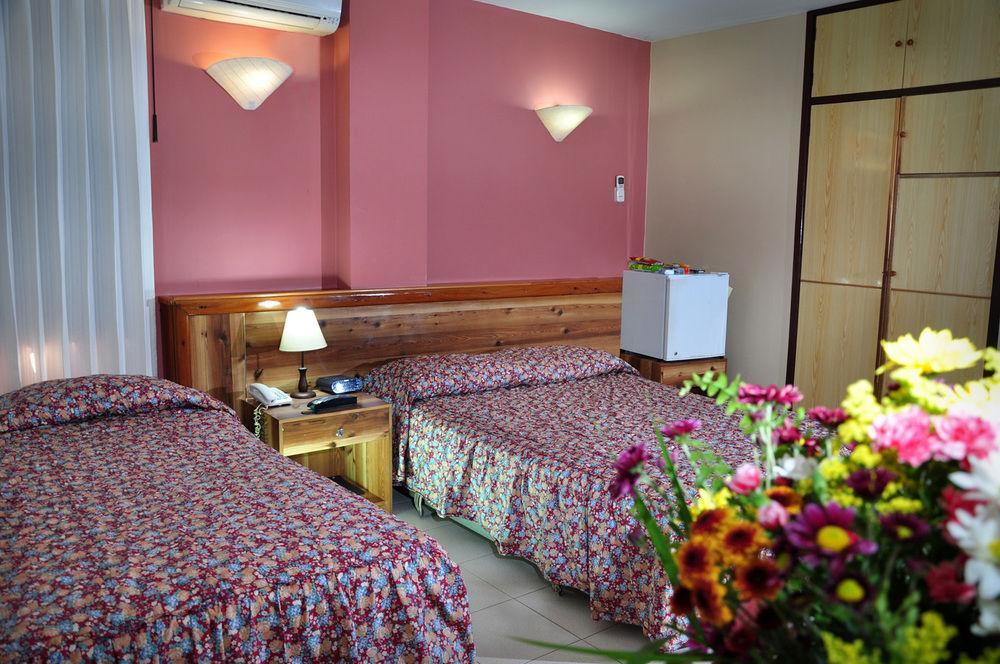 Hotel La Riviera Санта Марта Екстериор снимка