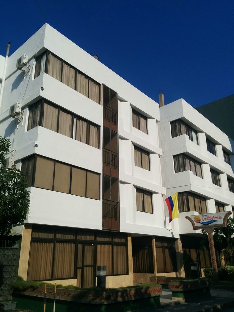 Hotel La Riviera Санта Марта Екстериор снимка
